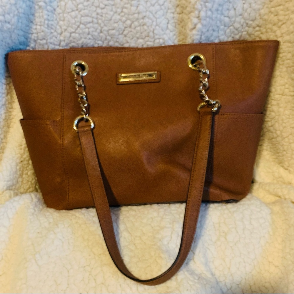 🌼CALVIN KLEIN Saffiano Leather Chain Trimmed Tote🌼